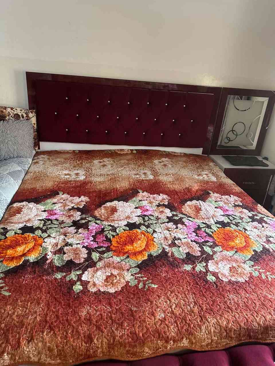 غرفه نوم شرط اصلي مع سيسم الاطفال مع دوشك كامل ٣٥٠  الف بي مجال للطيبين شرط مابي عيب كركوك ***********
