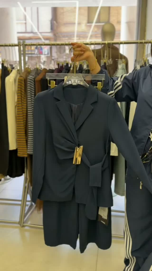 جديد ازياء دبي للالبسه النسائيه 👗 
التميز والاختلاف 💞🥰 
توفر قاط نسائي بهاري 🔥💞 
نوع القماش دبل ايطالي
طول الستره 75 تحت الورك 
طول البنطلون 110 
الالوان اسود نيلي ماروني جوزي بستاشيو 
سعر القاط 60 الف 
متوفر توصيل جميع محافظات العراق 🚗 
#ملابس تركيه#ملابس بنات ملابس نسائيه#ازياء دبي#مول زيونه#مول المنصور
