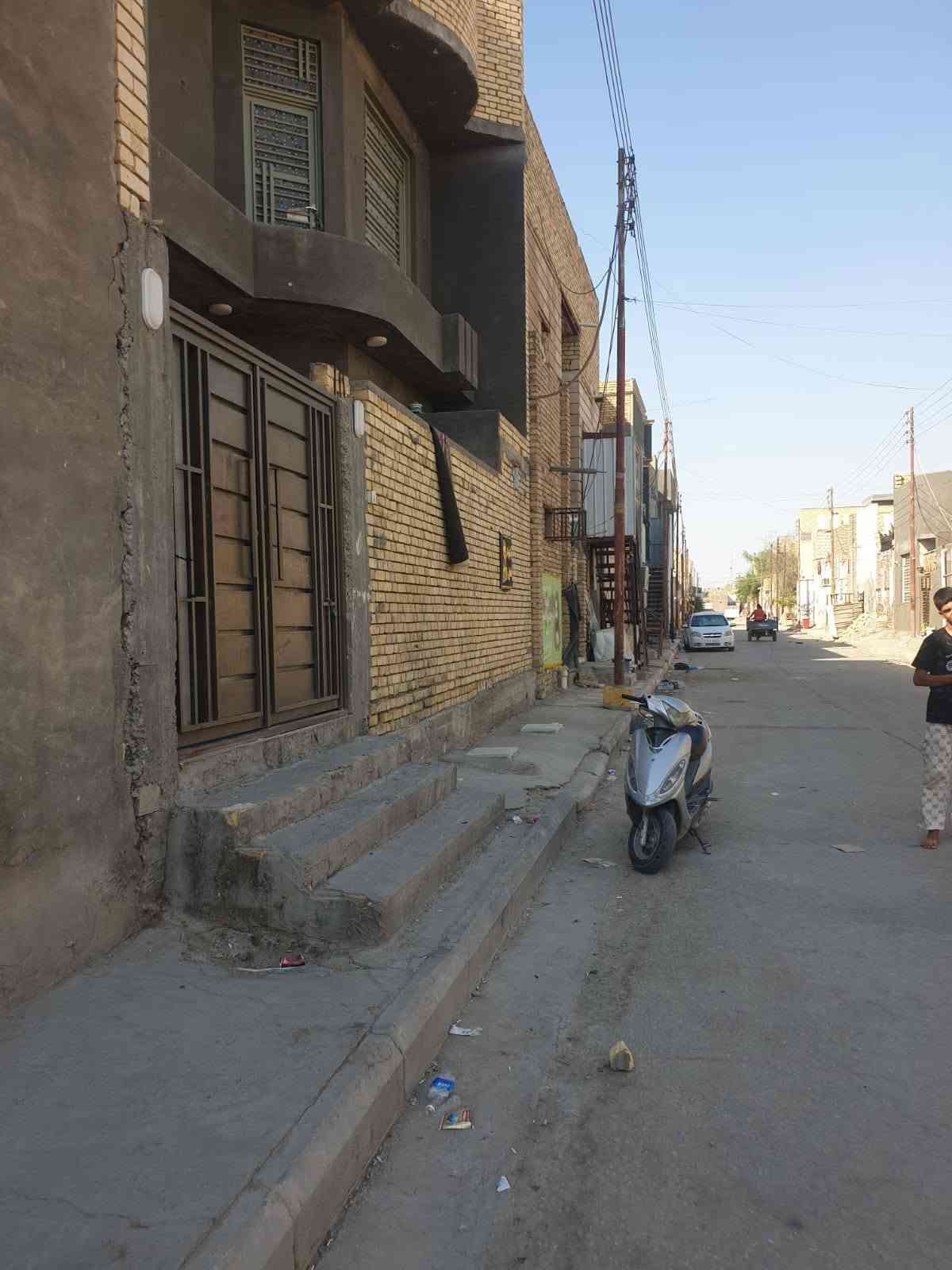 سلام عليكم بيت للبيع مدينة الصدر قرب حسينيه الامام المهدي مساحه ١٢٥م  طابقين اربع غرف  الاول كامل والثاني عوزه ارضيه وبياض  مطلوب اسكان ٤٥ مليون *********** 
 ***********
