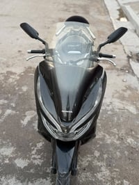 وبركاته للبيع دراجة Honda PCX جيل ثالث ماليزي. دراجة نظيفة كلش ما ناقص...