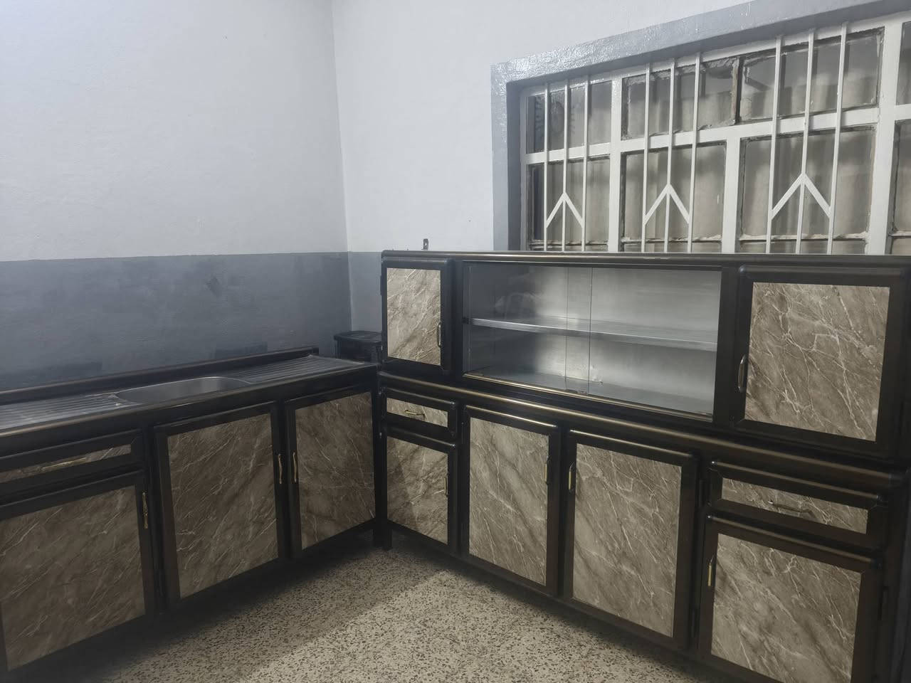 كابينات • معارضه • بيها مجال