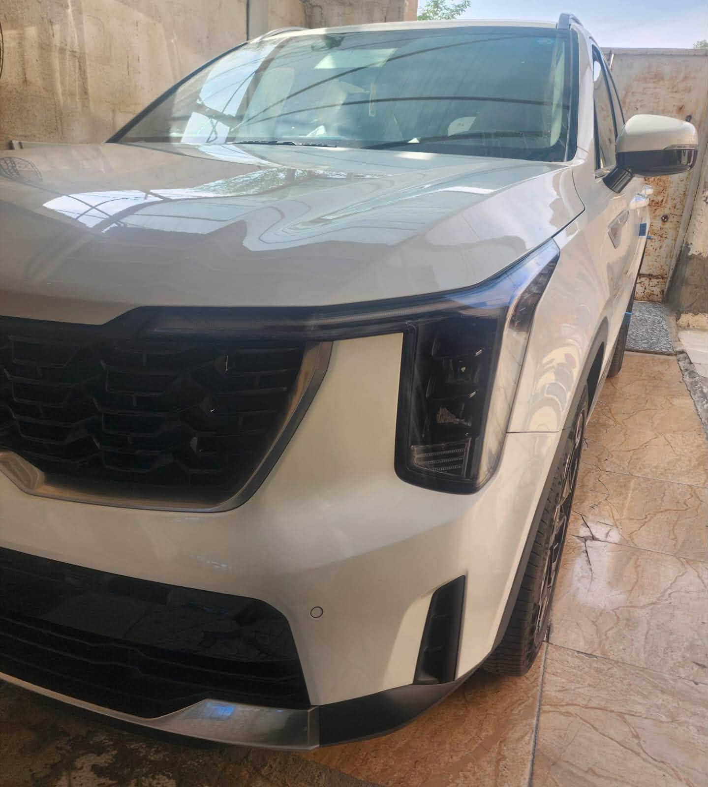 سورنتو مديل 25 خليجي رقم بغداد تحويل مباشر محرك 4سلندر  ماشيه 17 الف مكان السياره بصره سعر السياره 260  مكلف بالنشر رقم صاحب السياره ***********
مواصفات
بصمه ابواب 
شحن واير لس 
شفتات استيرن 
كشنات كهربائيه 
كير ماوس
تبريد 3 قطع
ويل 20
باب كهربائي
