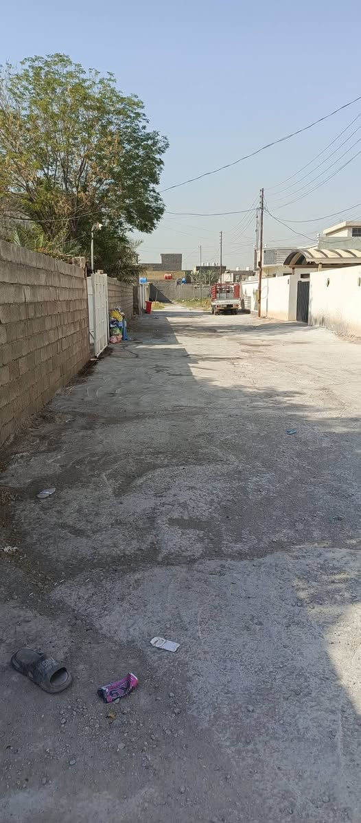 قطع للبيع في الدوره البوعيثه مقابل مجمع العدل طابو زراعي سند 25بسمي مساحه 105م سعر 35مليون 
155م سعر 50مليون 
210م سعر 65مليون 
كل خدمات موجوده
