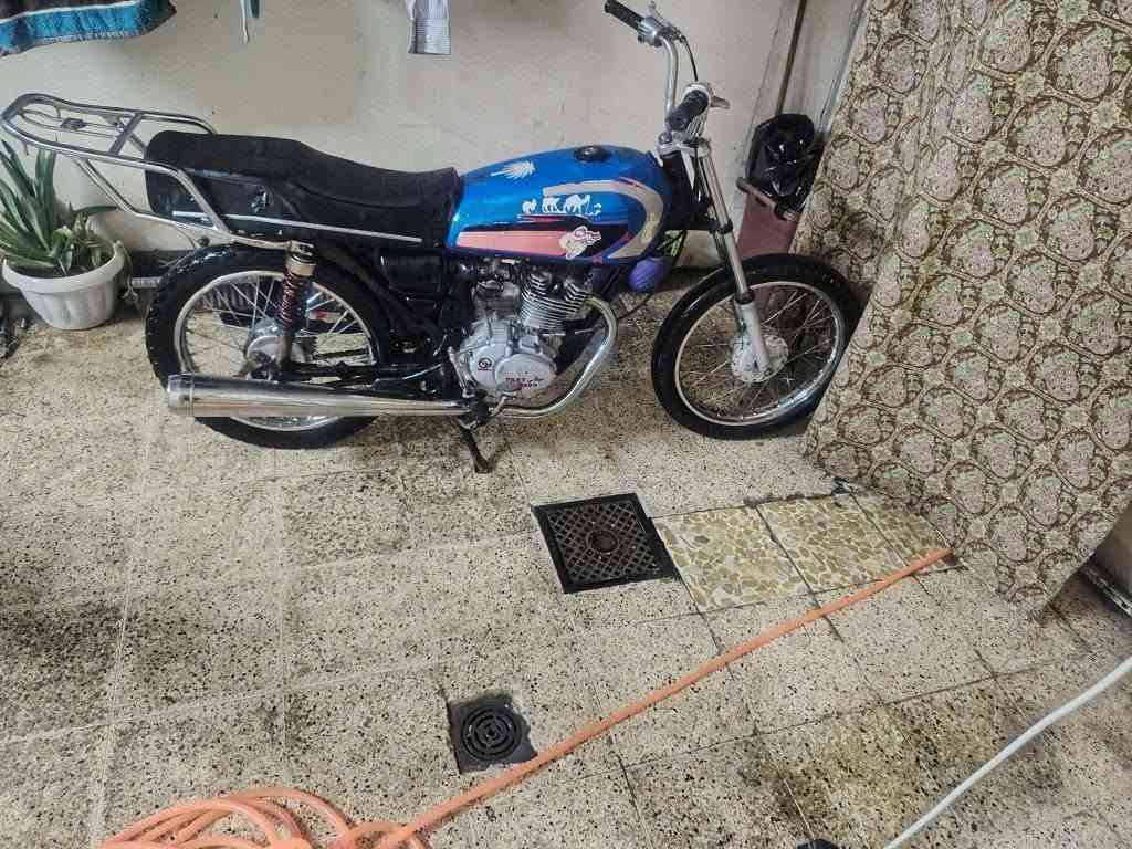 السلام عليكم تراوس مطور لبيع بارت خمس تسعات نظيف  ماكينه مفتوحه ونشط سعر 280 اذا شراي بمجال للطيبين *********** واتساب مقابل مراوس بتايجر
