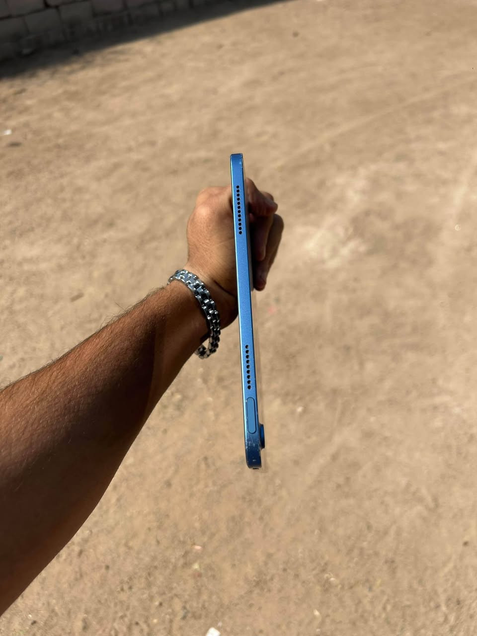 سلام عليكم ايباد 11 A16للبيع
نضافه85بل 100 مابدل بي شي 

ذاكره 128 ومشحون فقط167مرا 

بدون اي ملحقات السعر450 

مكاني ابو الخصيب جامع لشهيد طه

رقمي***********خط وأتساب

نص مكتوب في الصور:
- 6:45 ص الأحد 27 أيلول
- بحث
- حسين وسام
- حساب Apple و iCloud والمزيد
- نمط الطيران
- Wi-Fi
- Bluetooth
- البطارية
- عام
- تسهيلات الاستخدام
- البحث
- الشاشة الرئيسية
- ومكتبة التطبيقات
- الكاميرا
- تعدد المهام والإيماءات
- خلفية الشاشة
- شاشة العرض والإضاءة
- قلم Apple
- مركز التحكم
- Siri
- الإشعارات
- حول
- الاسم
- < iPad
- إصدار iPadOS
- < 26.3
- اسم الطراز
- iPad (A16)
- رقم الطراز
- MD4A4ZP/A
- الرقم التسلسلي
- CM267PYWGC
- انتهت صلاحية التغطية
- الأغاني
- 0
- الفيديوهات
- 2
- الصور
- 8
- التطبيقات
- 5
- السعة
- 128 غ.ب.
- متوفرة
- 88.44 غ.ب.
- عنوان Wi-Fi
- 38:62:33:0C:B5:38
- 38:62:33:29:1D:77
- SEID
- إعدادات ثقة الشهادة
- 9:45 ص الأحد 27 أيلول 63% حالة البطارية عادية حالة البطارية تعمل بطارية iPad هذه على النحو المتوقع. حول البطارية والضمان... الحد الأقصى للقدرة 93% هذا قياس لقدرة البطارية مقارنة بقدرتها عندما كانت جديدة. قد تتسبب القدرة المنخفضة بتقليل ساعات الاستخدام بين عملية الشحن والأخرى. عدد الدورات 167 هذا هو عدد مرات استهلاك iPad لقدرة البطارية. معرفة المزيد... الحد: 80% سيتم شحن iPad إلى حوالي 80% فقط. معرفة المزيد... تاريخ التصنيع كانون الأول 2024 أول استخدام أيار 2025 بحث حسين وسام حساب Apple و iCloud والمزيد نمط الطيران Wi-Fi Bluetooth متوقف HA البطارية عام تسهيلات الاستخدام البحث الشاشة الرئيسية ومكتبة التطبيقات الكاميرا تعدد المهام والإيماءات خلفية الشاشة شاشة العرض والإضاءة قلم Apple مركز التحكم Siri الإشعارات