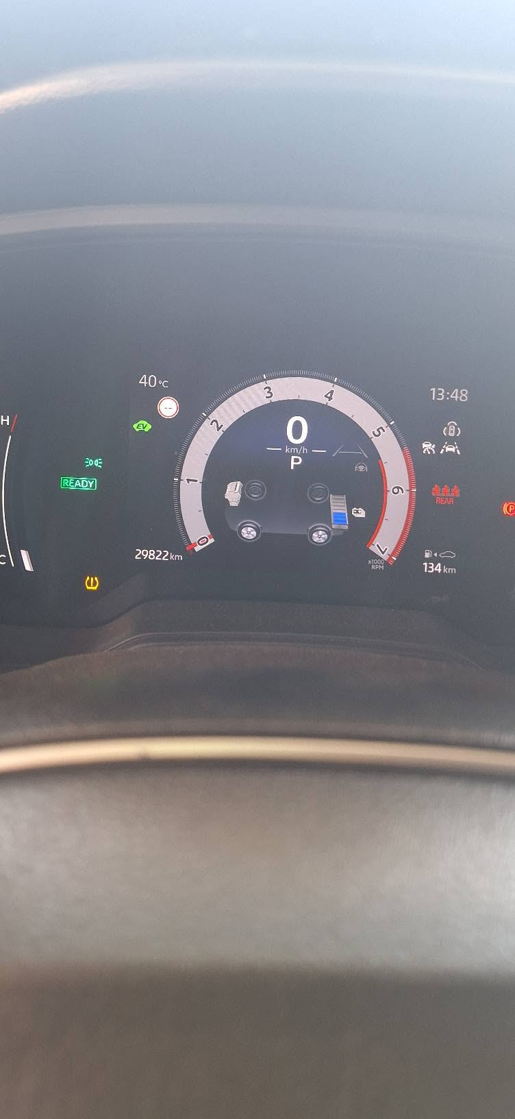 Corolla 2025 hybrid 
***********
بدون دعم صبغ
صيني شكل خليجي
هايبرد 
كير ومكينة شرط
سعر 167 و مجال
مكان دهوك

نص مكتوب في الصور:
- 24-FAST CARS
- FAST CARS