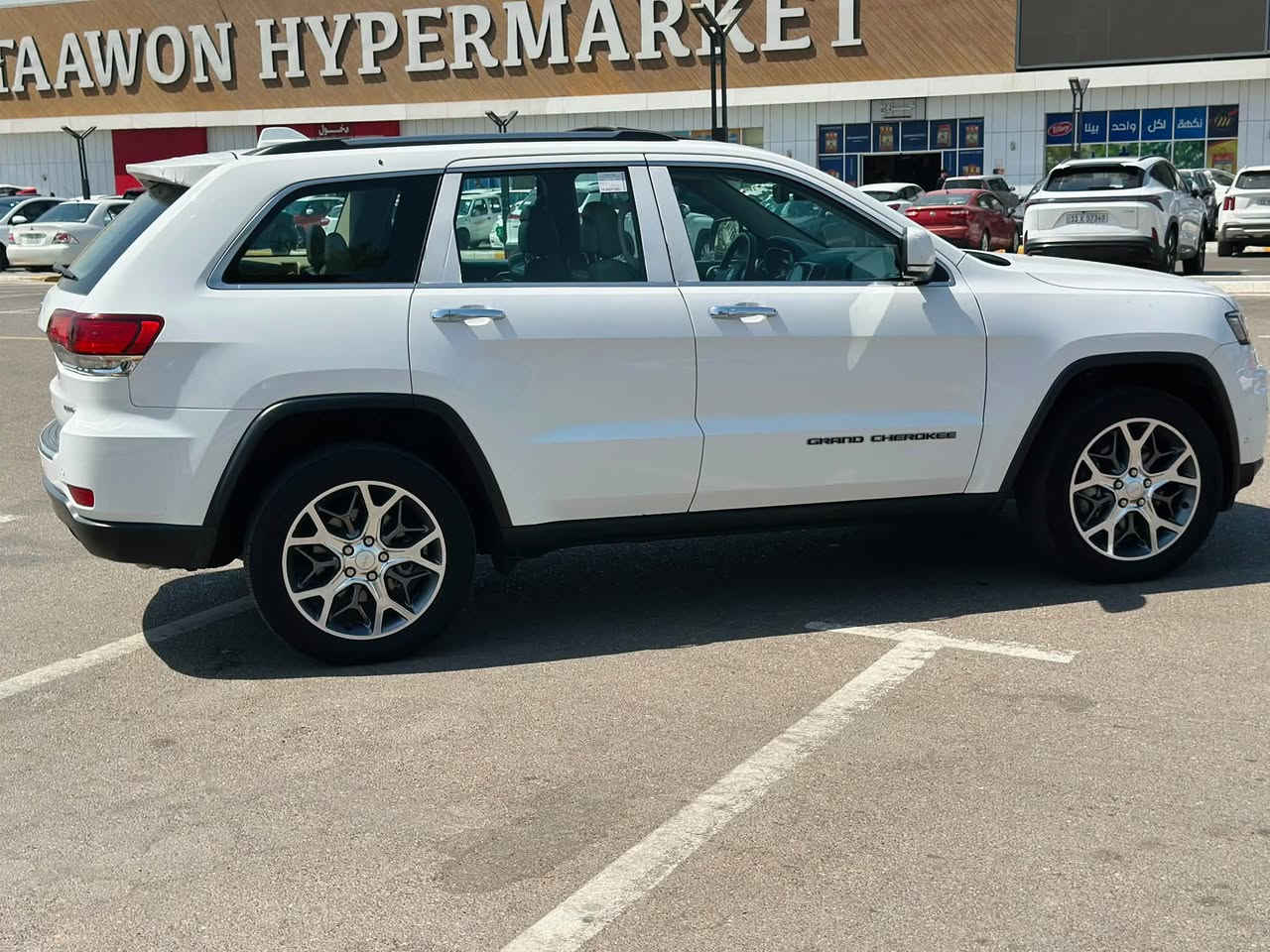 جيب 2021 خليجيه  كفالة عامة ماشية( 37000) كيلو متر

فول مواصفات لمتد. السعر (29500$) دولار مجال بسيط 

فتحه سقف بنوراما

كشنات جلد + كهرباء 

شاشه كبيره + كامره

رادرات جانبيه و خلفيه

تدفئه تبريد كشنات 

ستيرن كهرباء + هيتر

خزن ميموري

صندوق كهرباء 

وباقي المواصفات المعروفه 

ماشيه 37000 كيلو متر  

للاستفسار. ***********
