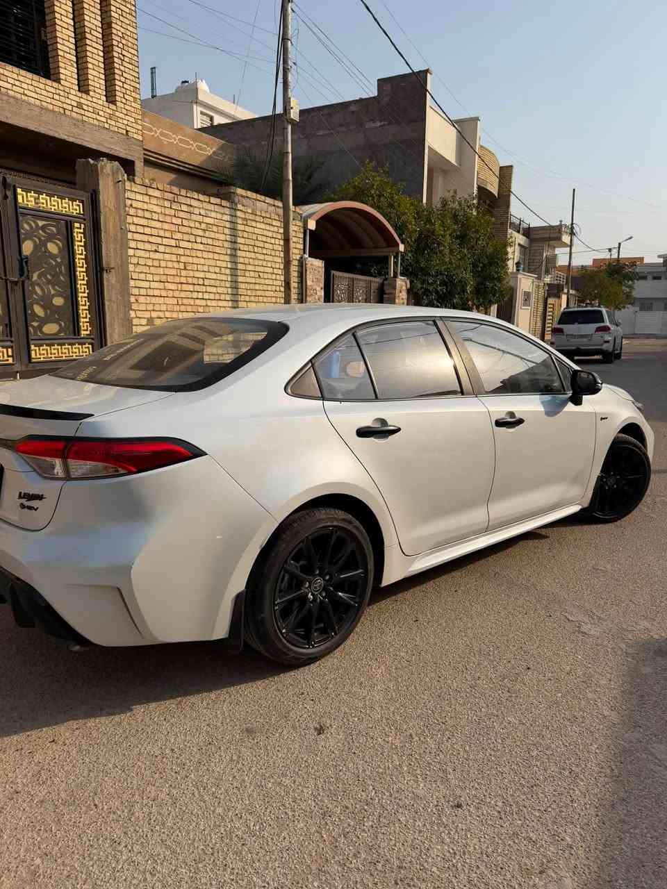 السلام عليكم كورلا هايبرد 2025 الشكل الامريكي الفئه (S) فول مواصفات تحكم ستيرن شاشه كامره داخل احمر  تبريد قطعتين السياره ماشيه 55 الف كم السياره كفاله عامه ماعدا الدعاميه الخلفيه صار بيها شك وصلحتها السياره بأسمي تحويل مباشر السعر (153) وبيها مجال للاستفسار اتصل ع الرقم ***********
