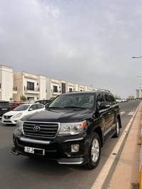 لاندكروز GXR • ٢٠١٥ • بلا ضمان