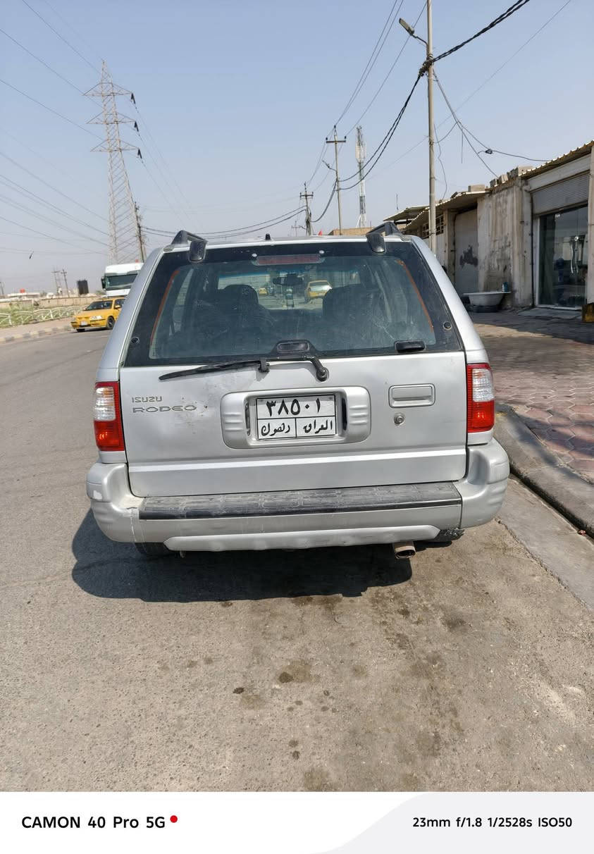 السلام عليكم شباب السياره للبيع او مراوس مراوس  سياره زوزه راديو موديل 2000  سياره نظيفه كلش بس بيها ضربه بسيطه سياره رقمها دهوك وراعيه موجود السعر 57وبيه مجال 
 للاستفسار اتصل ‏‪***********‬‏ الرقم بيه واتساب مكان السياره الكوت
