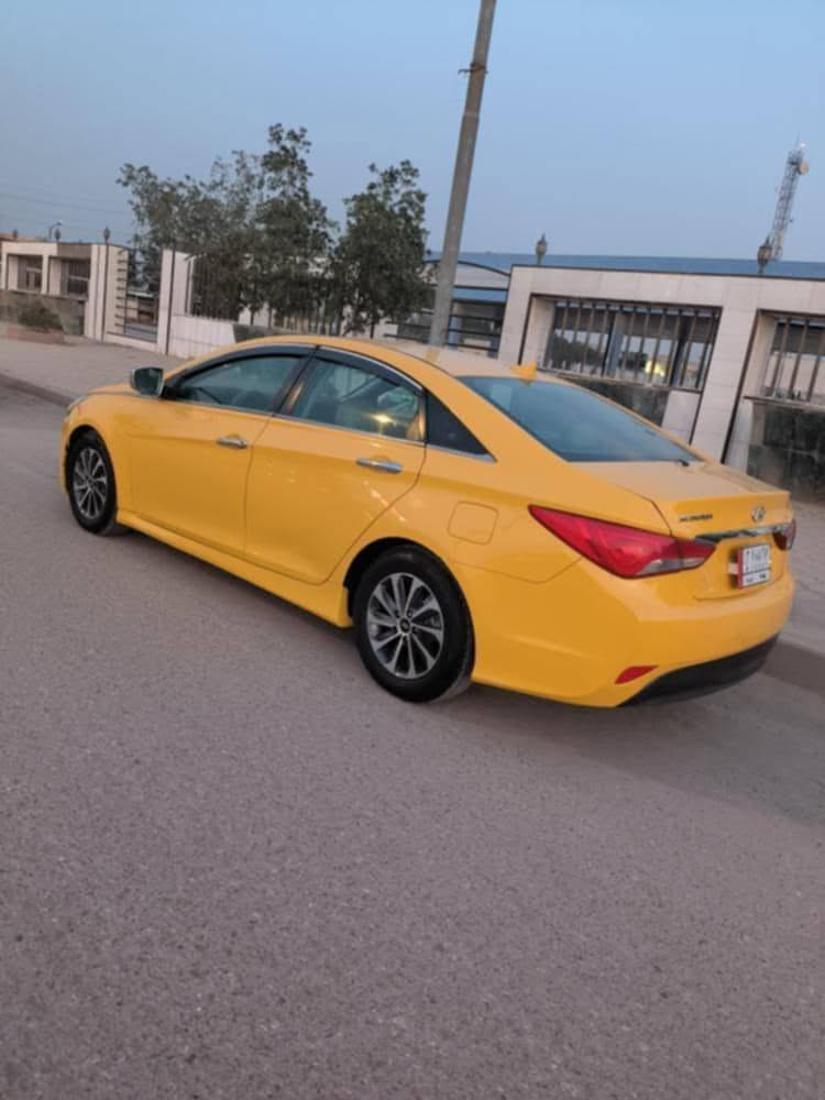 من رخصت مدير الكروب للبيع سوناته موديل ١٤ وارد أمريكي بيه بس بنيد مبدل بسمي سنويه ل ٢٧ مكينه وكير وحداديه وتخم تاير كله جديد تبريد ثلج مصفره هيئة وغرامات السعر ١٠٥ وبيه مجال قليل العنوان بابل الحمزه الغربي رقم الهاتف *********** رجاءا خاص مااجاوب
