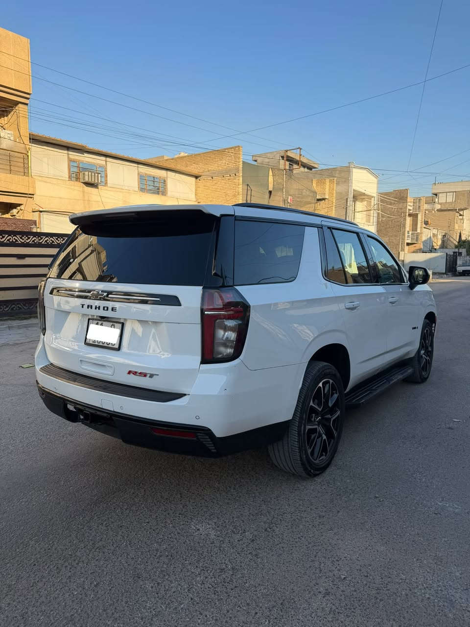 https://www.facebook.com/share/1ETAkqJFMD/?mibextid=wwXIfr

نص مكتوب في الصور:
- للبيع FOR SALE CHEVROLET TAHOE 2023 RST قوة .. راحة .. حضور سيارة تجمع بين الأداء والفخامة المحرك 5.3L V8 المسافة المقطوعة 120,000 كم الموديل 2023 الفئة RST اللون أبيض لؤلؤي الاستيراد أميركي عدد المقاعد 8 مقاعد فتحة السقف لا يوجد الكاميرات كاميرا خلفية فقط نظيفة جداً ما بيها صدمات ظاهرة غير الدعامية الخلفية شاشة قياس ومعلومات مقاعد جلد مريحة تشغيل بصمة Apple CarPlay تكييف قوي حساسات خلفية كاميرا خلفية للاستفسار *********** رقم مميز جاهزة للمعاينة في بغداد سيارة تلبي طموحك FIND NEW ROADS CHEVROLET
