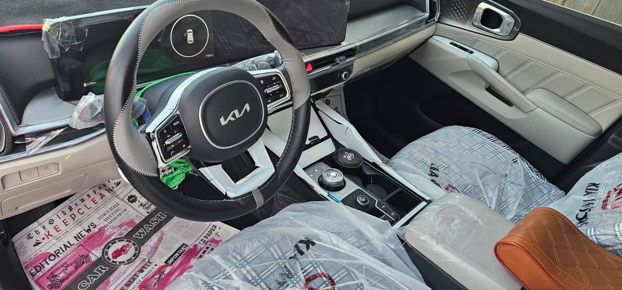 🚨البيع نقداً السعر ٢٩٠٠٠$مع المجال البسيط

🚗 كيا سورنتو  2026| KIA SORENTO
📍 مرقم بغداد | بضمان المجموعة الدولية: 5 سنوات أو 100,000 كم

📌 المواصفات:
• الموديل٢٠٢٤– عداد (٢٦ كم)
• المحرك:  / 6 سلندر
• الناقل: أوتوماتيك (ماوس)
• قمارة: حديد
• هندبريك: دكمه
• تشغيل: بصمة + تشغيل عن بُعد + خاصية الترحيب
• عداد سرعة: ديجيتال متصل
• شاشة GPS + داتا شو
• مقاعد كهربائية (2)
• 7 راكب / 3 قطع تبريد
• بردات خلفية
• شحن وايرلس
• لايت + بك لايت LED
• حساسات عدد (8)
• صندوق كهرباء 
• ويل كب حجم 20
خليجي الوكاله الدوليه ضمان ٥ سنوات

📍 العنوان: بغداد – الشعب  –
رقم الهاتف
***********
