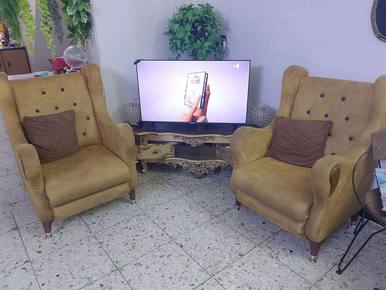 السلام عليكم تخم قنفات عشر مقاعد  سعر 450 مكان بغداد غزاليه 
***********
