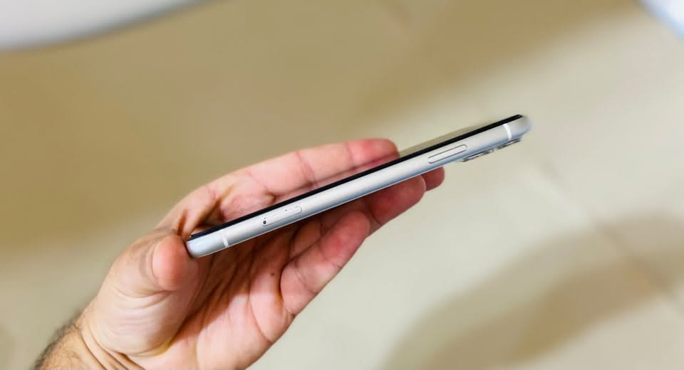 iPhone 11
ايفون 11 العادي مكفول من الزلغ لامفتوح ولامبدل بي شي  لونه ابيض ذاكرته 128GB بطاريته 73 جهاز نضيف والشحن زين خط واحد والفحص مالته مرفق بالصور  ❗️لايوجد ملحقات 

السعر 250 وبي مجال للشراي 

مكاني ناصرية مركز

للتواصل  اتصال او واتساب ***********
