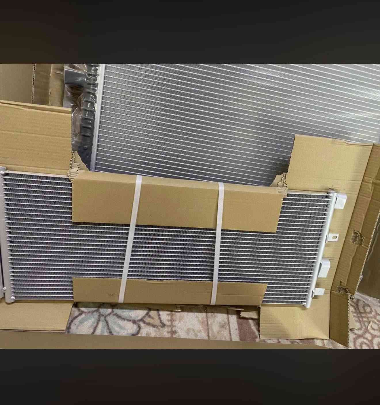 راديتر ماء 
فورد فيوجن ٢٠١٣ -٢٠٢٠
فورد اكسبلور حديث فقط 
السعر على ٨٥ الف 

نمير // ***********
