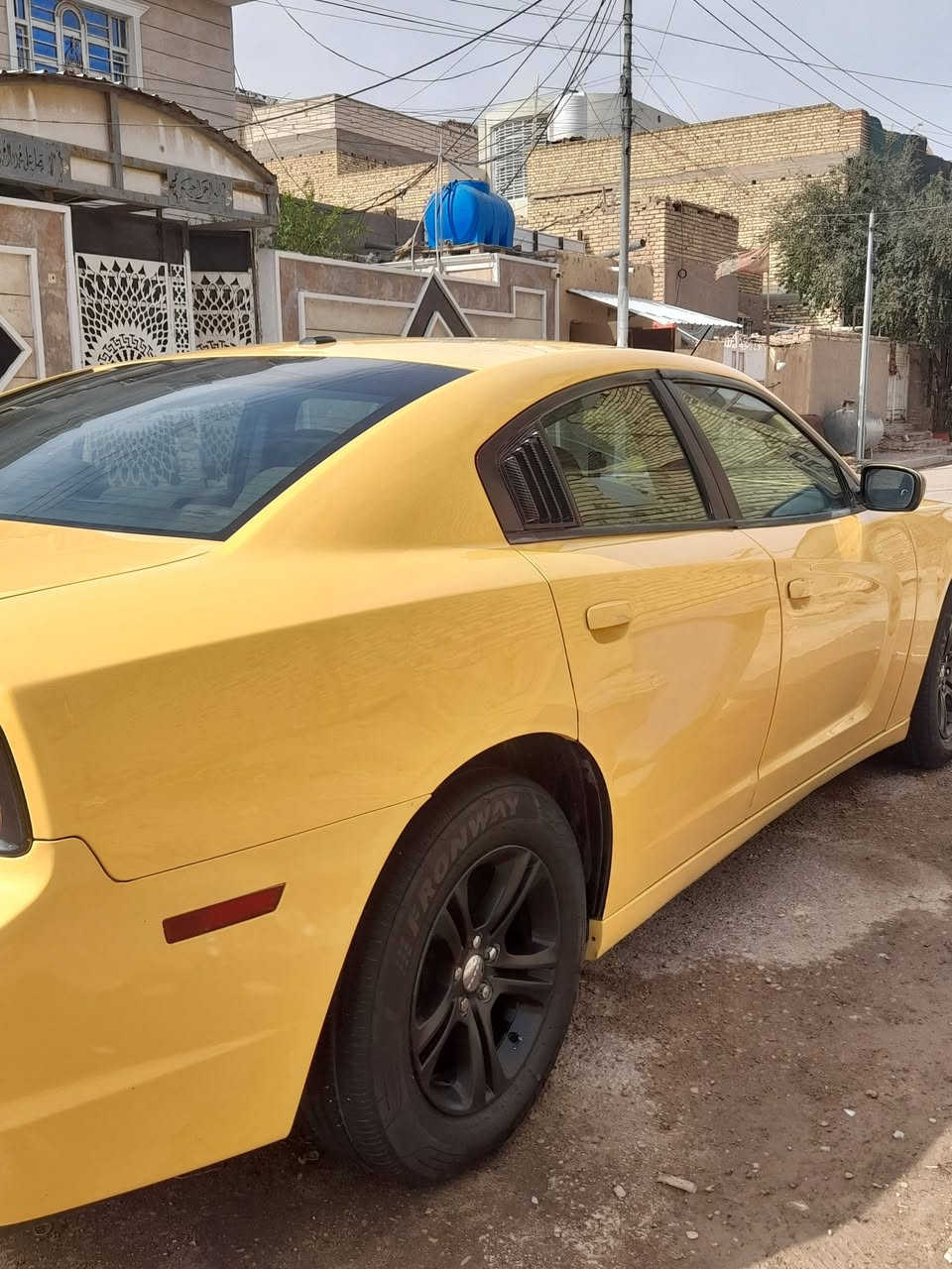 سلام عليكم جارجر ١٢ اصل بسمي سنويه ٣١ سياره جديده مكينه مال ١٥ بعده بل ضمان كير اكسل كله كفاله تخم تاير تبريد باتري جديد  ربع دينار ما تصرف عليه وجاهزه كلين بدون حادث فقط جاملغ خلفي على كد شبر
خطه بغداد عماره مصفره وكامله للبيع او مراوس معروضه 140....  رقم الهاتف *********** عنوان ميسان

