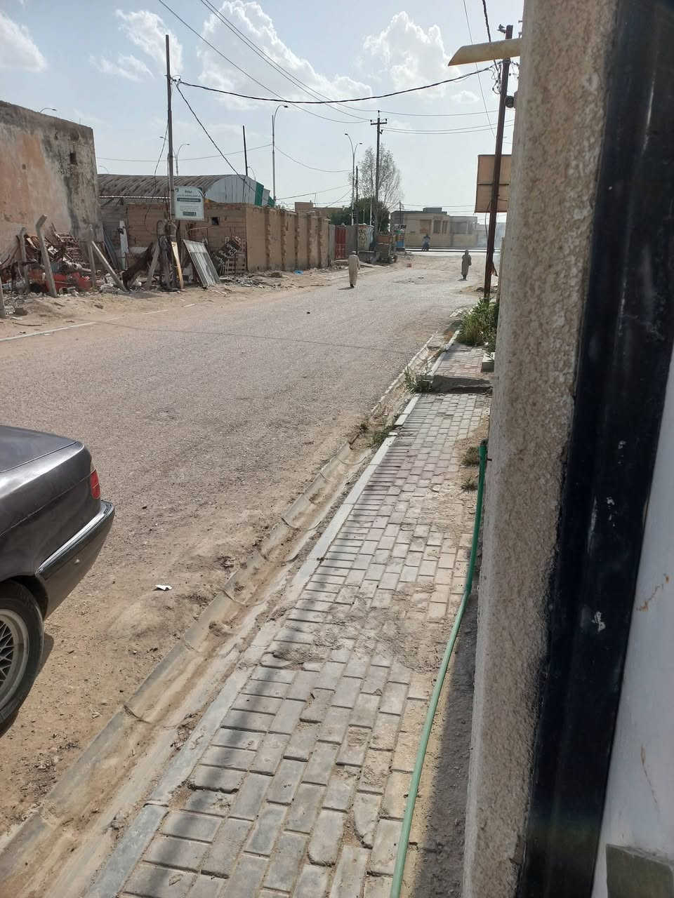 السلام عليكم بيت للبيع منطقة حي التاميم النزله الاولى ثاني بيت مقابيل مدرسة الكرفانات قريب الشارع العام المساحة ٨٠م مربع طابو صرف للاستفسار على الرقم ***********
