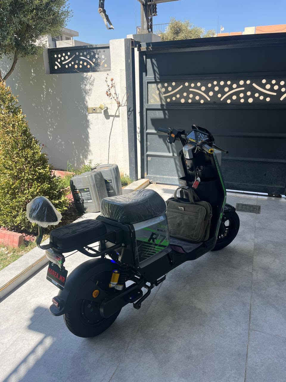 R7للبيع
بعده جديده شخط ما بيها. بطاريات جديده للعلم دراجه ما مستعلمه بس اسبوعين يعني من اكول جديده جديده تجي تشوف بعينك ما بيها نقص. كل اغراضها موجوده
سعره 650وبيها مجال بصيط 
(مستعجل على البيع )
تواصل***********
