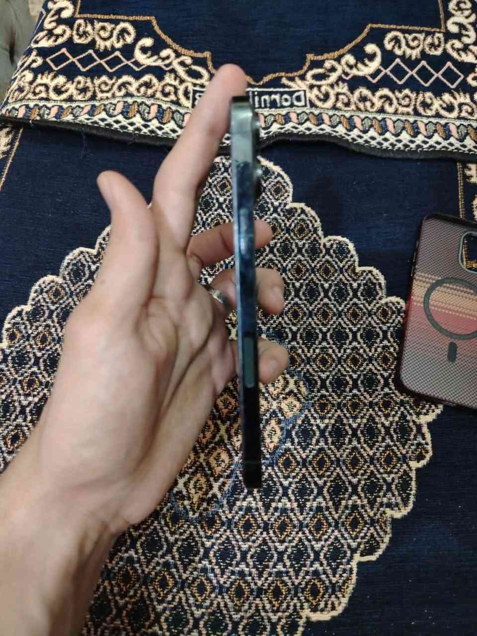آيفون ١٣ برو ماكس • ٢٥٦ • بطارية ٩٢