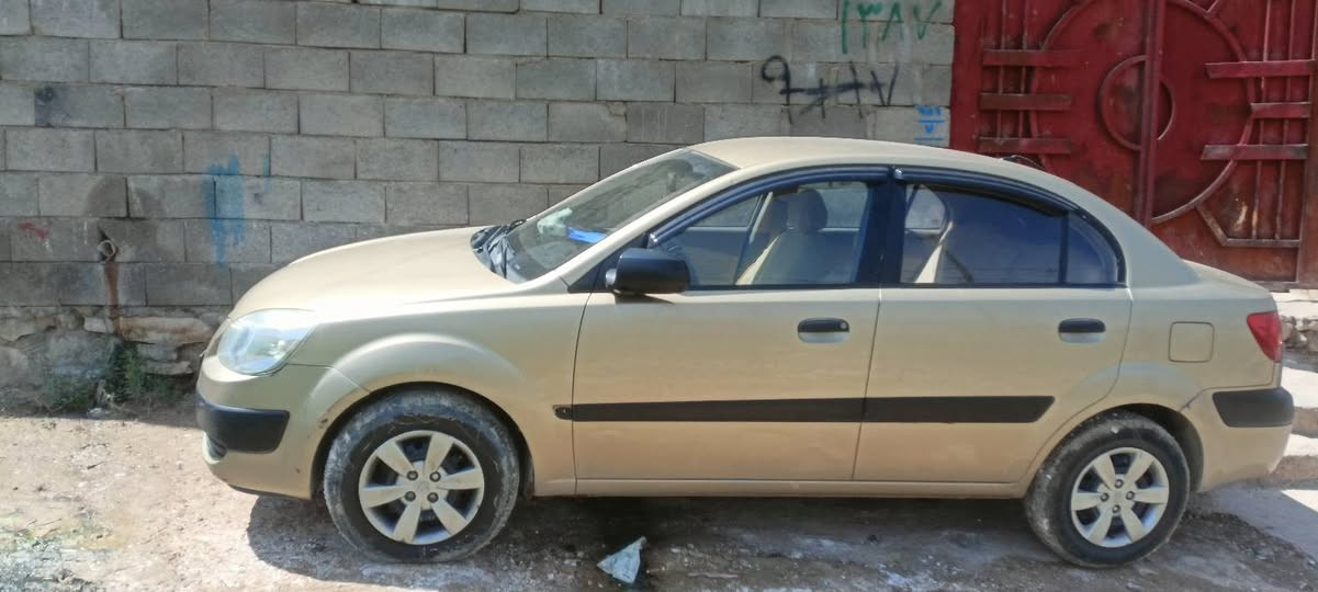 للبيع كياريو مديل2009بلا ضرر وبل صبغ وبل تقحيل رقم صلاحدين شرعيه بل موصل كوبون متوقف مكينا 16بس كير عادي جامات كهرب تبريد ثلج السيارا علا وضع الشركه الشراي خابر ***********//***********
