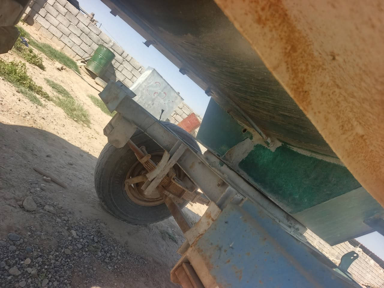 مقطور • ٤٠٠٠٠٠لتر • ما بيه لحيم