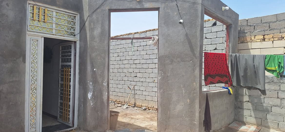 بيت زراعي • مقابل اكاديمية الشرطه • ٣٠٠م