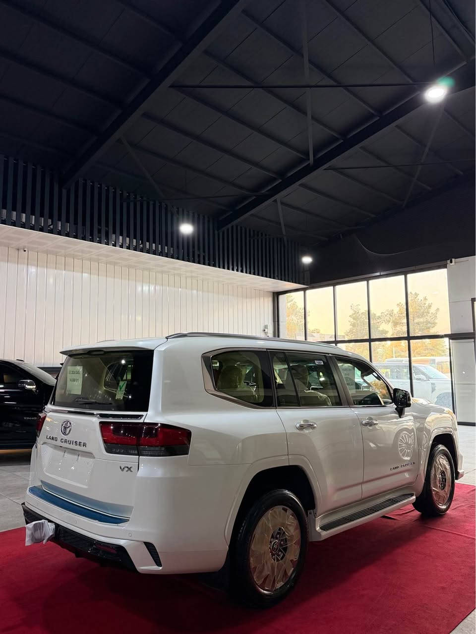 Land cruiser VX 2024    
الف 14 KM📦
لاندكروز VX   
مكفول كفاله عام من كلشي
٤ تاير دنلوب جديد‏‎
سنة الصنع: 2024
‏‎ضمان شركة SAS
كل غراض بلادي موجود
ماشييه  14 الف  كم 
‏‎المواصفات :
-المصابيح:  LED
-كاميرا  
‎-نظام الصوت JBL
- محرك 6 سلندر 4.0L
‏‎- فتحة سقف ( سلايد ) 
-٣ شاشات 
- شاشات ترفيه خلفية
‏‎- مقاعد جلد-تدفئة-تبريد
‏‎- مقاعد كهربائية 
- مقاعد امامية تبريد 
- ⁠تبريد وتدفئة امامي خلفي 
‏‎- بصمة الابواب 
‏‎- صندوق كهربائي
‏‎- مصابيح LED و زينون
-7 راكب 
-شحن واير ليس 
-حساس امامي خلفي 
‏‎- حجم العجلات 20 inch 
مكفول كفاله عام كلشي مابيها بل باكيت
تخم تاير دنلوب جديد 
مكفولة كفالة عامة من الدعامية إلى الدعامية
‏‎ بدون صبخ .بدون بارد
‏‎دعاميات هم بدون صبغ ،رمل مابي بقية كلها بشرط

محرك كير بشرط مامفتوح
‏‎سيارة حيل نظيفة كلشي عل بلاد لوك
‏‎سنوية زنكة كلشي جديد مدفوع لـ2029
‏‎باسمي السنوية بشرط تحويل و غرامة 
‏‎سيارة مابيـها دينار مصرف كامل من كل نواحي

نفسي يوم /تحويل و وكالة حاظر 
مكاني /داخل سليمانية
سعر 685$ 
***********كوردي
***********  عربي السليمانية, العراق
