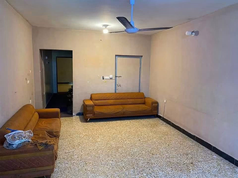للايجار في السيديه

مشتمل للايجار في السيديه 

طابق اول باب خارجي مفصول 

غرفة نوم واحدة 

مطبخ مفتوح على الصالة 

انارة كاملة

مروحة سقفية

سنك

سخان 

ساحبة مطبخ

كلة شغال وموجود

حتى تاسيس ماي الغسالة

السعر 500قفل 

للاستفسار-***********

مكتب الاقتصادين تطوير العقاري
