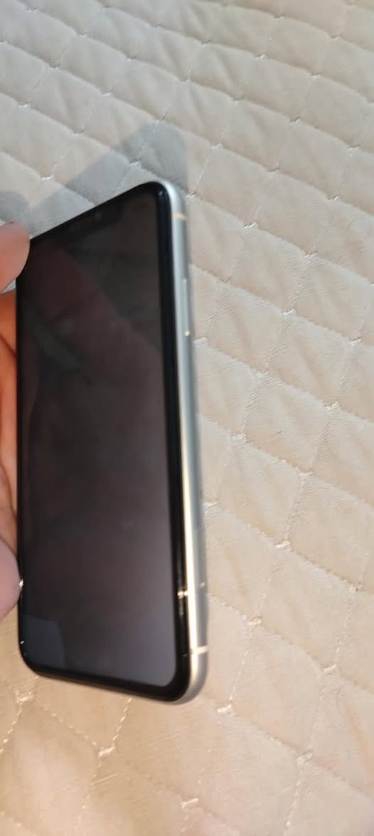 جهاز جديد كلش مستعمل قليل
ذكره 128
بطاريه 93
نموذج A 
دبل سيم كرت
بل شخن فول
ما مبدل اي شي شرط تجي تشوفو احلا من صور
يجي وياه كفر شفاف فقط
مكاني موصل ايسر سعر275 بي مجال قليل 
مروس ب13 يرهم 
***********
