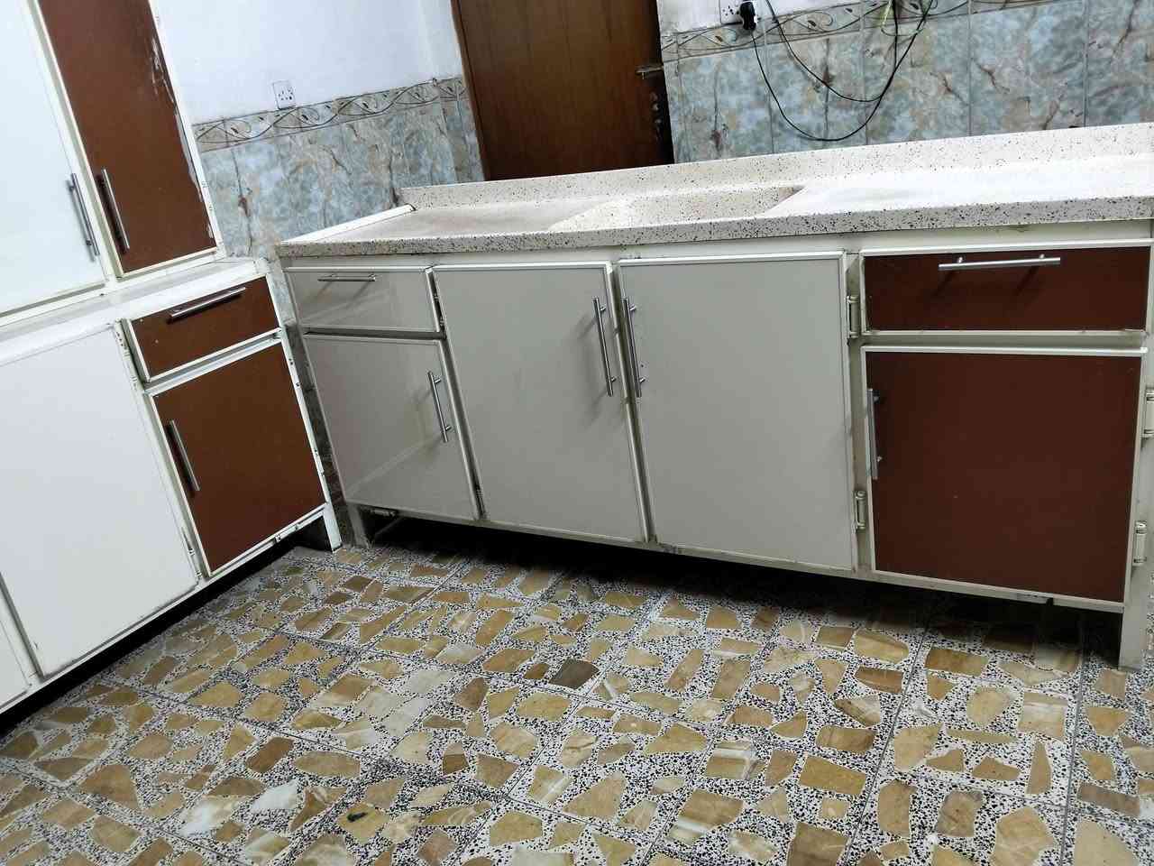 كاونتر 3 قطع مستخدم تفصال لأمنيوم مو سوكي  عنوان شعب اكو توصيل *********** بي وتساب
