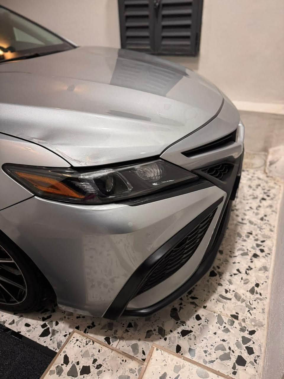 🚨 للبيع تويوتا كامري 🚨
🚘 كامري وارد أمريكي
🔹 الضرر: جاملغ أمامي
🔹 بدون دواخل
🔹 السيارة نظيفة ومواصفاتها معروفة
🔹 صور الحادث والسونار موجودة

💰 السعر: 205 ورقة
🔥 وبيها مجال للجادين فقط

📍 المكان: صلاح الدين تكريت 
📞 للاستفسار: ***********

الرجاء التواصل للجادين فقط، وبالتوفيق للجميع ❤️
