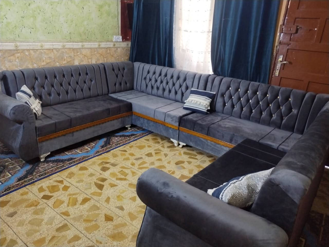قبل،، وبعد،، الوان حسب الطلب، دوشمه..تخم المستعمل..وتصليح..واضافه.السفنج.
.اسعار مناسبه شغل درجه اولئ..

واتساب،، ***********
