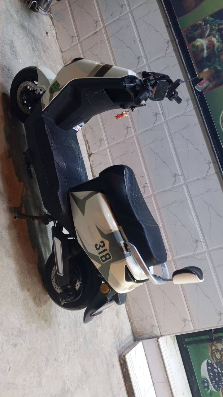 318 نضيف حيل ومابدل بي شي سته بطاريات وشرط الفحص كلشي شغال ليت اشير نضام بك دبل خلط نشره ليليه اربع نمر سعر 550وبي مجال قليل للشراي ***********
