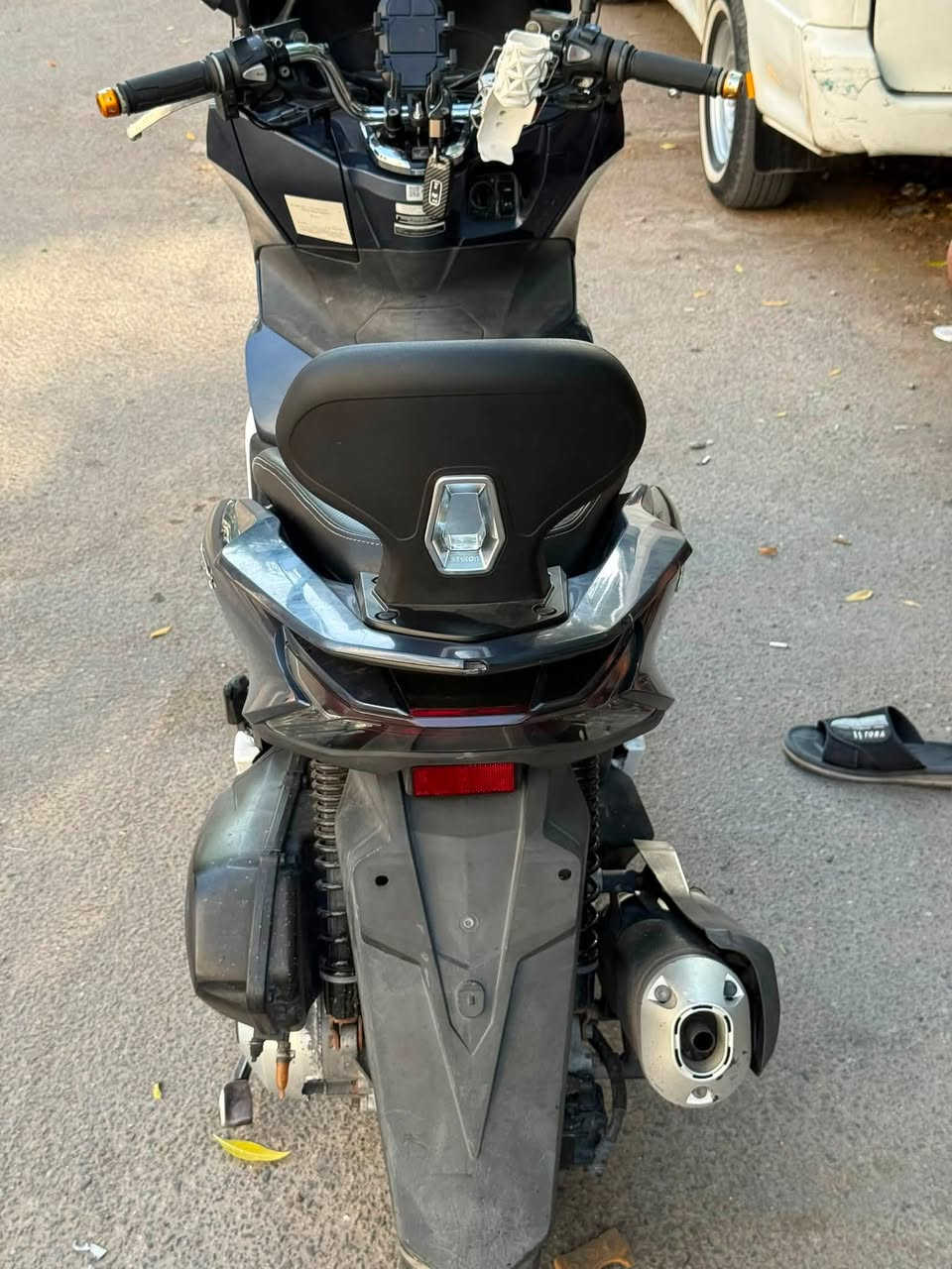 للبيع فول مواصفات مابيها كل نقص مكاني بغداد الكرخ *********** pcx جيل رابع
