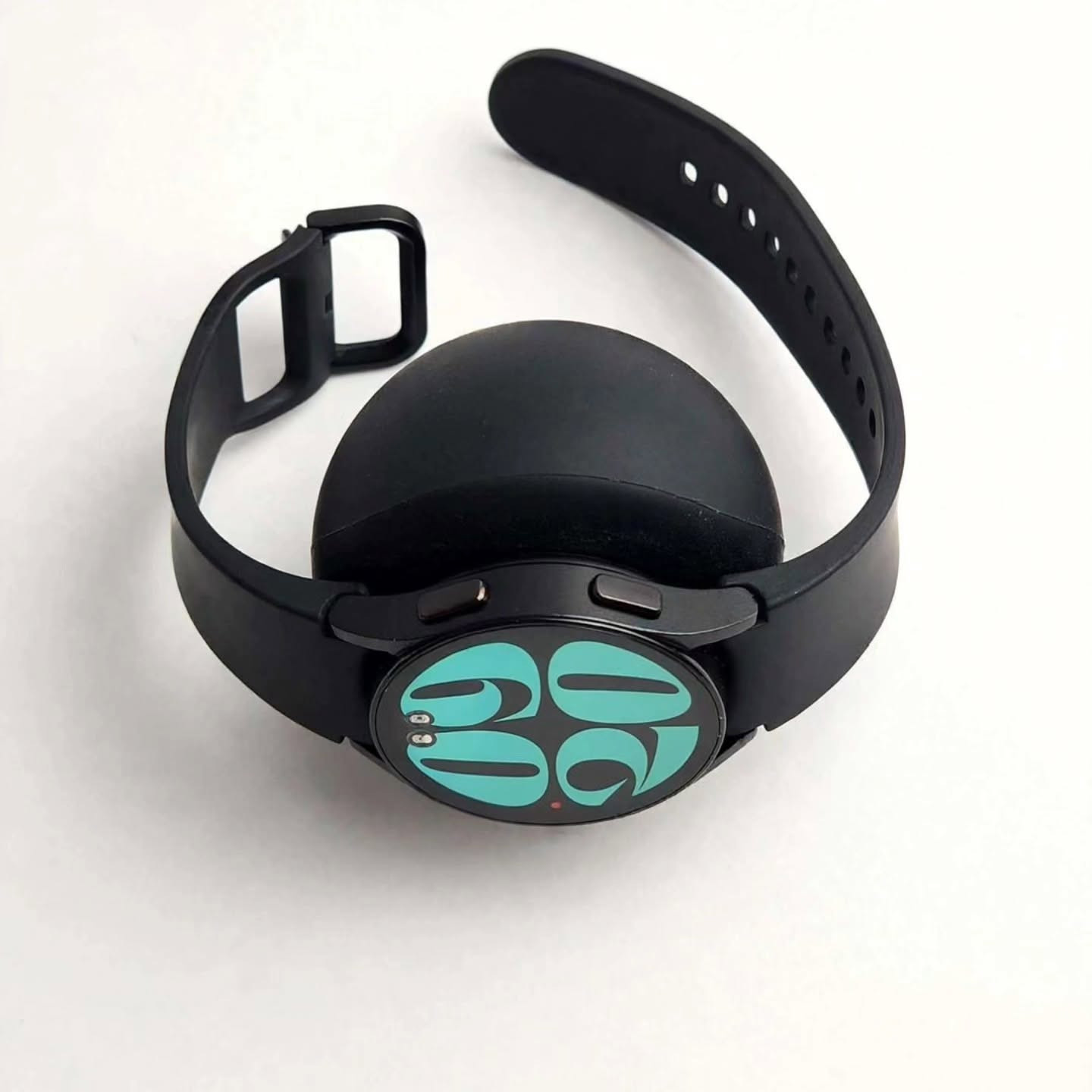 ⌚ Samsung Galaxy Watch 6 (44mm / 40mm)
​ساعة سامسونج الجيل السادس بتصميم عصري وأحواف شاشة أنحف مع شاشة Super AMOLED كبيرة وحادة محمية بـ Sapphire Crystal، توفر تتبعاً دقيقاً للصحة، النوم، والأنشطة الرياضية، وتأتي مع سير مريح وشاحن.
​📦 التوصيل والتواصل
​التوصيل: بغداد 5,000 / المحافظات 10,000 دينار
​💬 واتساب: http://wa.me/9647805437288
📡 تيليجرام: t.me/lutesphon
📸 إنستغرام: https://www.instagram.com/louts_phone?igsh=NzlibjEwMGZ0MWJw
📞 الاتصال: *********** | ***********
📍 الموقع: بغداد - المعالف
