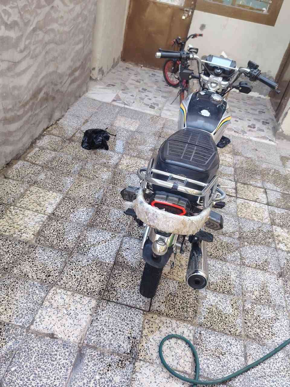 سلام عليكم دراجة تايكر موديل 25بعدها جديده دراجة مكفولة كفالة السعر 750وابيه مجال الطيبين العنوان ديالى بلدروز ***********
