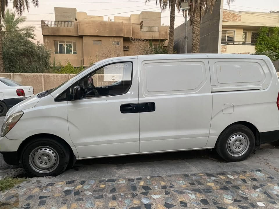 السلام عليكم ستاركس فان موديل ٢٠١٠ رقم اربيل باسمي تحويل مباشر مل التفاصيل بلصور موجود المشي وتفاصيل الكشر والمحرك والكير مكانه المنصور البيجيه السعر المطلوب 110 ورقه وبيه مجال  رقم الهاتف:***********
