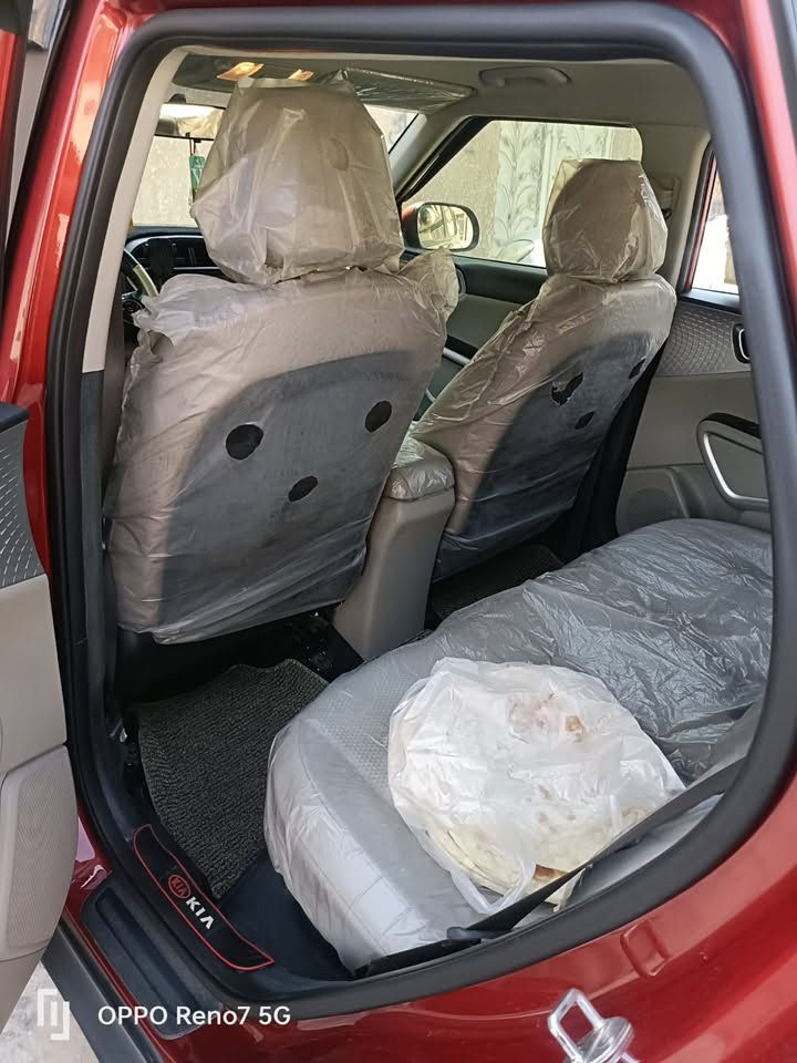 صول موديله22 محرك دوش 
2000 وارد أمريكي 
حادثها جاملغ الأيسر جهة السائق ومبدل بلادي
 الداخل مخمل بيجي المميز 
ولونها برتقالي مشمشي المميز
 شاشة جبيرة لمس تحكم ستيرن تحكم قيادة حساس بريك مانع انزلاق كامرة خلفية ماشية 14الف وقابل للزيادة محرك مكفول سيارة جديدة ونظيفة جدا رقمها بغداد مشروع وطني السنوية باسمي.
السعر١٥٥
مكان سياره بغداد حي جميله
***********

نص مكتوب في الصور:
- OPPO Reno7 5G