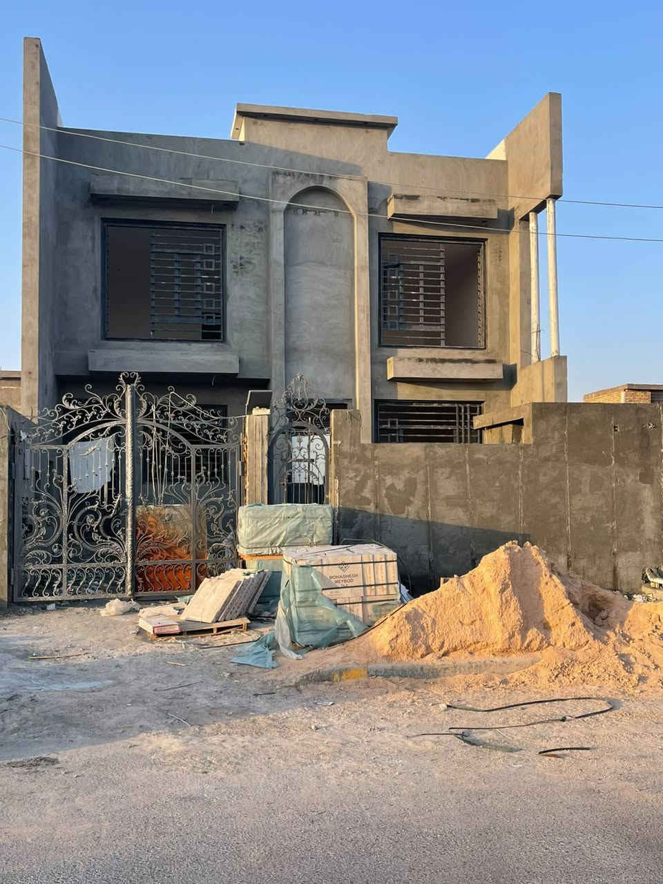 تم اكمال بيت الأخ ابو نرجس ***********
