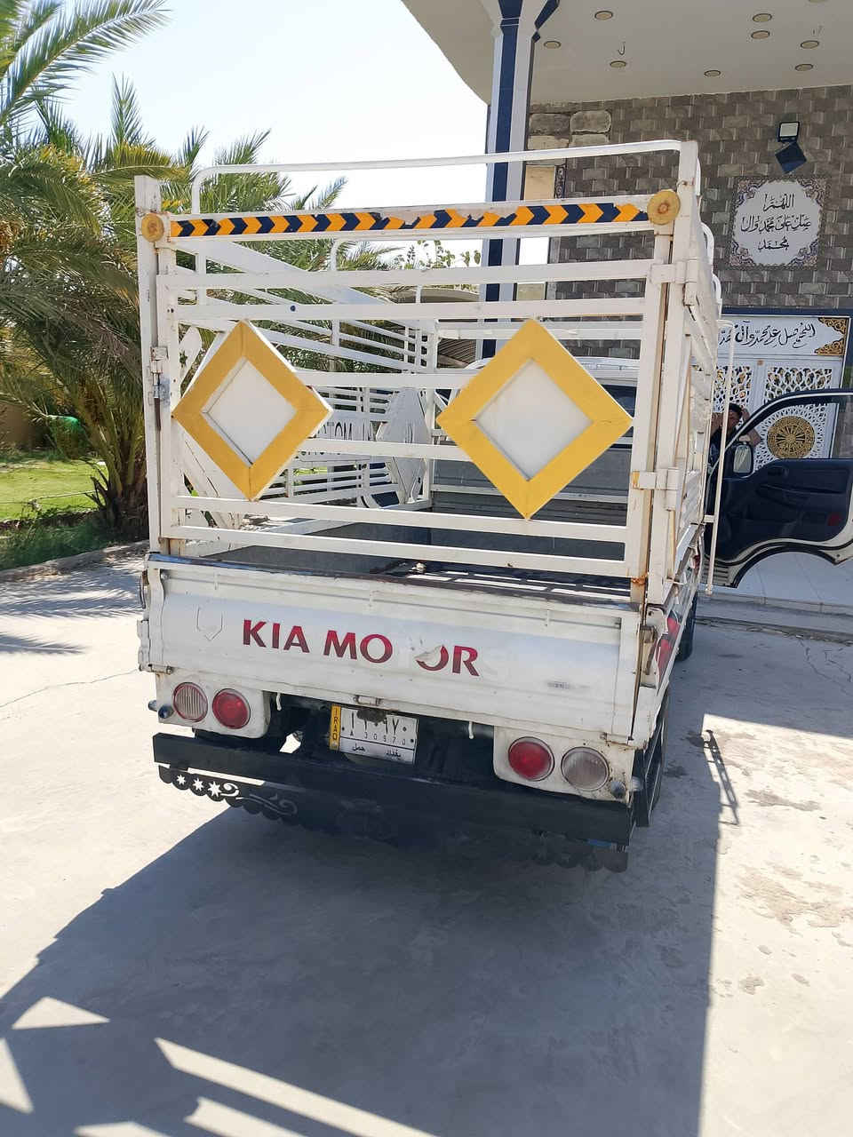 سلام عليكم سعر 95 وبيه مجال وسنويه ما صاقده وبسمي رقم بقداد سياره نضيفه وجاهزه  مكانه ديوانيه بل شافعيه  نتصال عل رقم ***********

