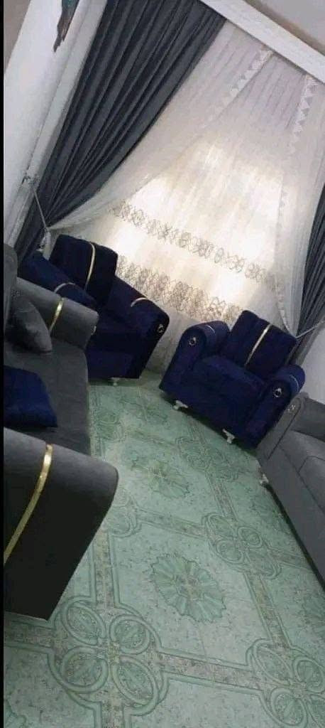 عرض خاص  خلال اسبوع فقط
موديل بطه

قماش قديفه رجل عظم عاج ويا 4كوشات فقط 

أنتبااااه إلى لأسعار 
ال١٠ مقعد   395
ال٨ مقعد   360
ال٧مقعد  335
ال٦مقعد. 325
ال٥مقعد  295

صنع عراقي  
أحدث التصاميم الفنية 
🖍الشغل حسب طلبكم من ناحية اختياركم الالوان وعدد المقاعد 
⭕️مواصفات العمل 
♦️اسفنج. مميز 
⭕️ الخشب مقعد مضغوط
رجل عظم عاج  

⭕️القماش 
 قديفه 

❇️قياسات القنفات ❇️

العرض 75
190سم  القنفه الكبيرة ام ثلاث مقاعد 
150 سم القنفه الوسط ام مقعدين 
75 سم  الكرسي. 
🌹🌹🌹🌹
جميع الالوان متوفره
توصيل داخل بغداد 5 أطراف 15

الاضافات 

قماش كتان 30 رجل نيكل 25

نص مكتوب في الصور:
- 26/12/2024 16:32
- قدیس | POCO F5