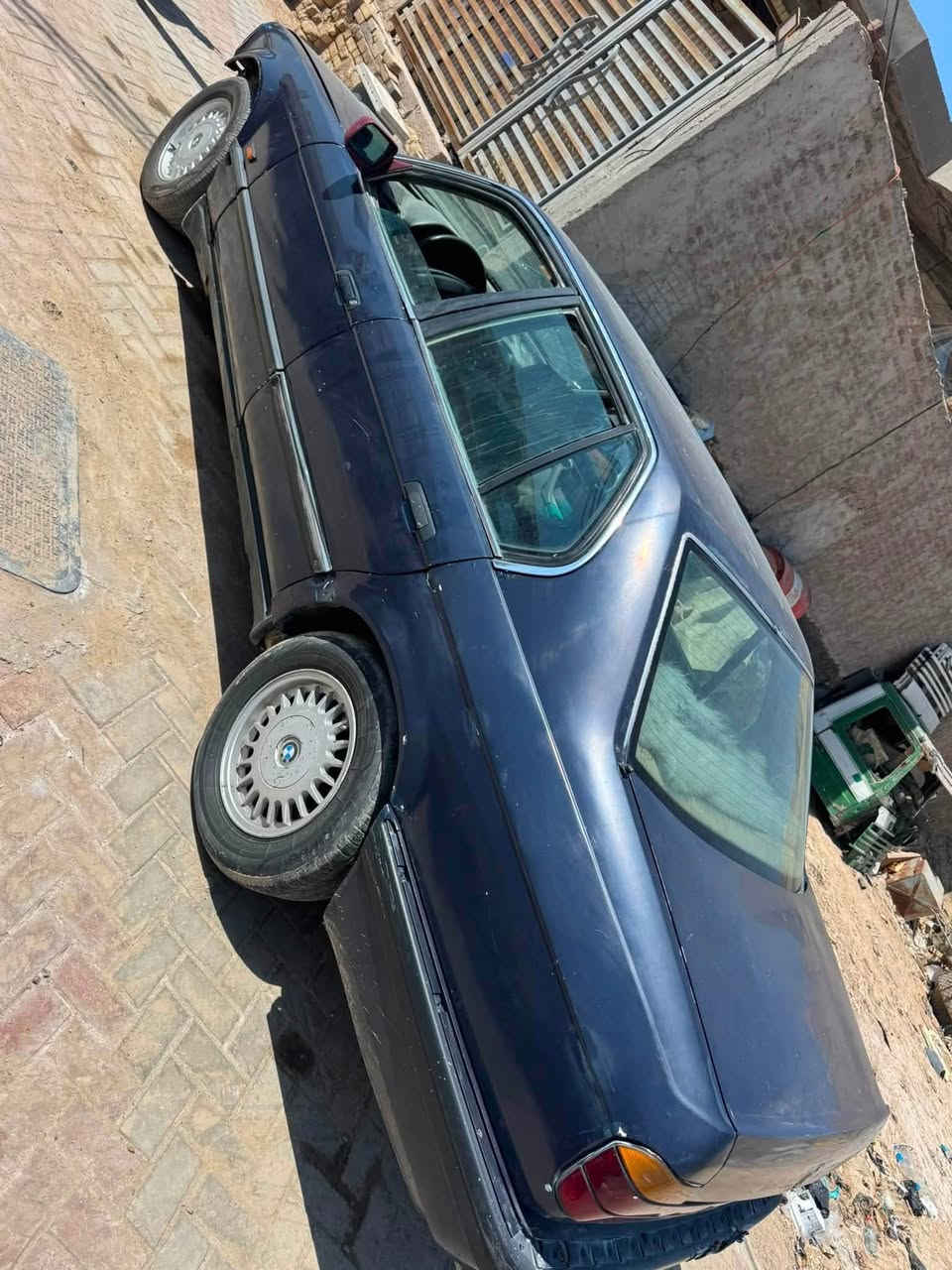 السلام عليكم للبيع بي ام 735 
موديل 93 
وبيه محرك 30مفتوح بي دخان طفت وبعد متشتغل واذا الح عليه تشتغل 
كير اوتو ماتيك  
رقم قادسيه ابسمي سنويه لل27 
تخم تاير  
مكان السياره ديوانيه 
السعر (15)ورقه. ابيع كوم حديد هال موجود 
رقم / ***********
