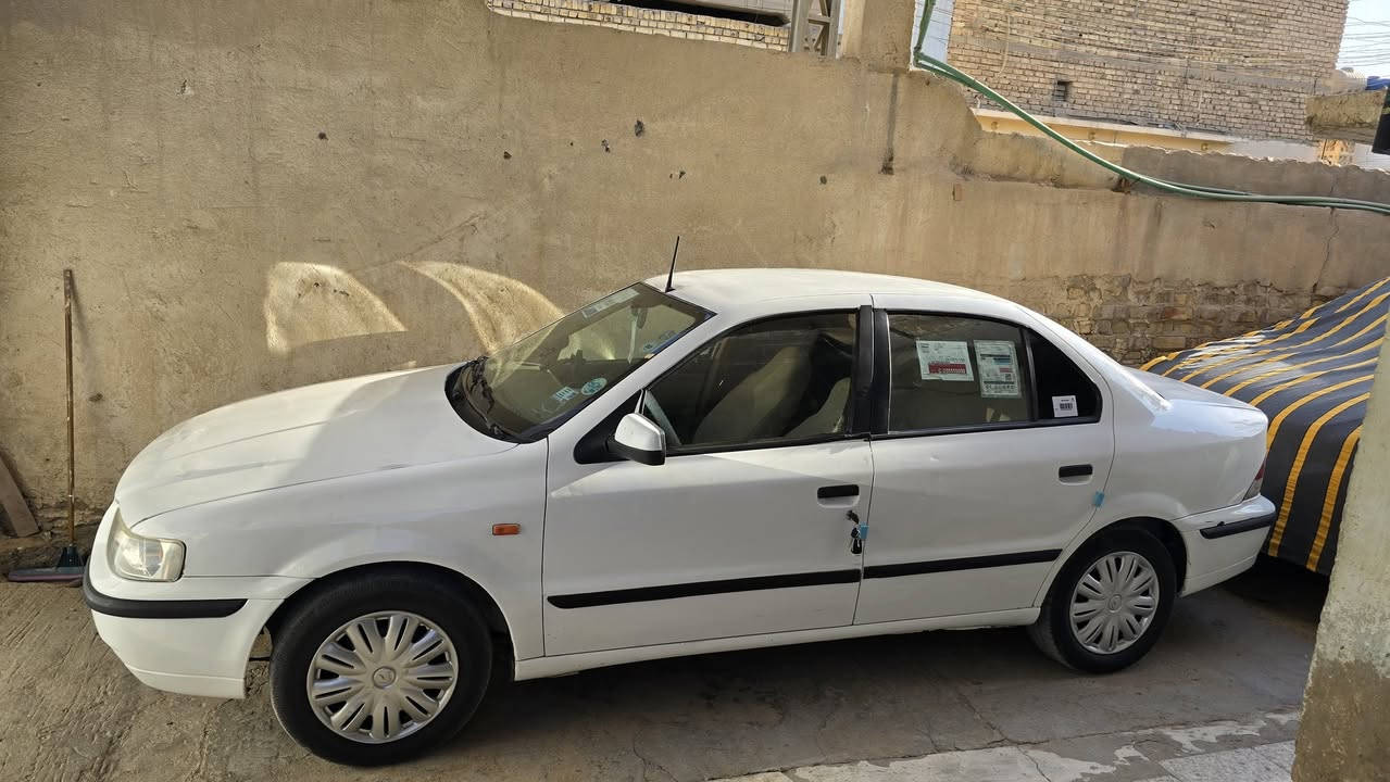 سمند ١١ للبيع مستعجله
سيارة نظيفة وتبريد كامل وكهربائيات شغالة كير ومكينة خير وبركه 
السيارة مصبوغه وبنيد طاير وراجع نفسه
متواجد فقط واتساب واتصال  ***********

السعر ٣٩ وبيها مجال حك الجية فقط
