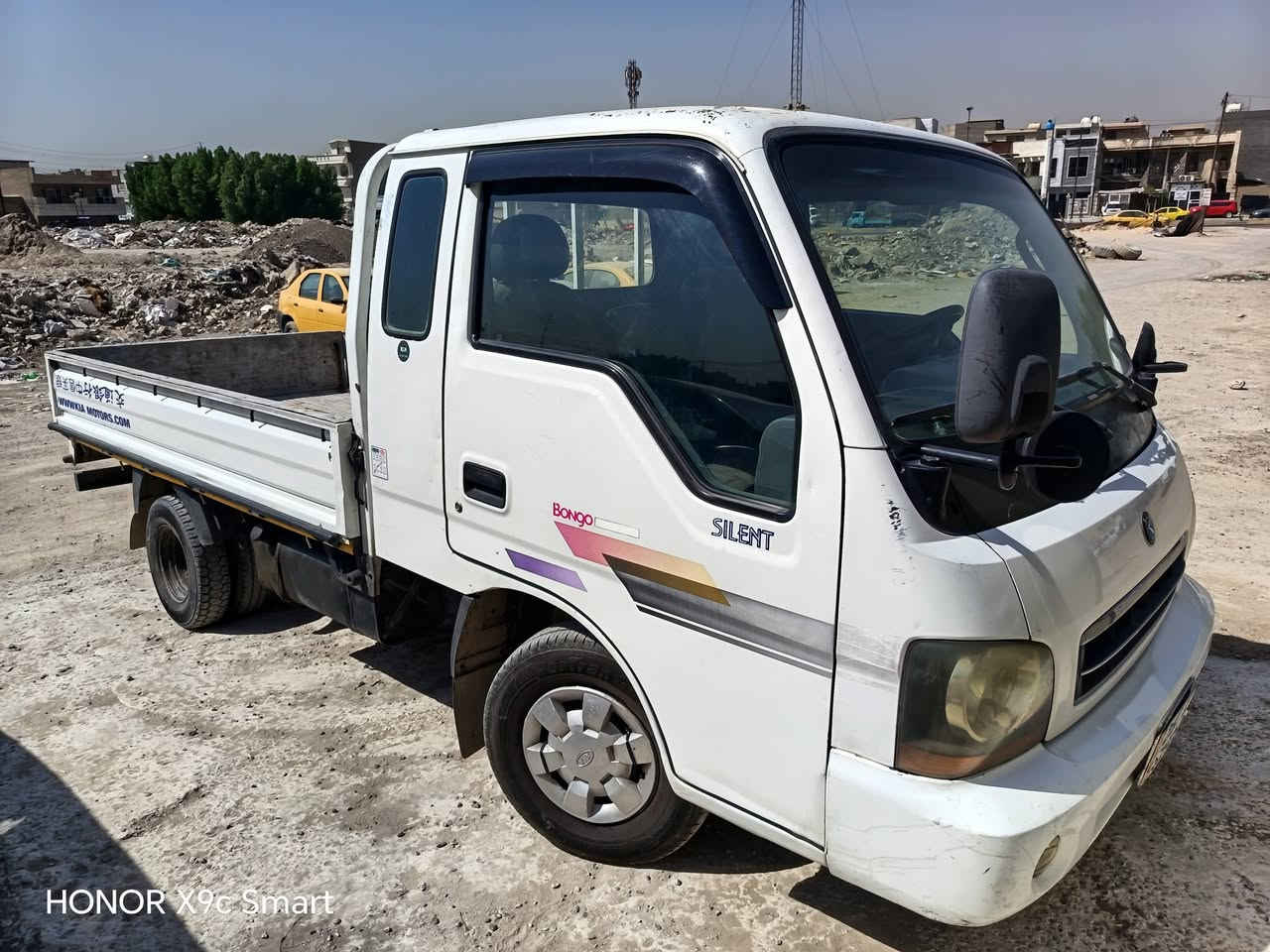 كيا حمل موديل 2000 للبيع
السيارة جاهزة وبأسمي تحويل مباشر
 رقمها صلاح الدين السعر 80 ورقة وبيها مجال
العنوان بغداد
واي استفسار الاتصال ع رقم الهاتف***********
