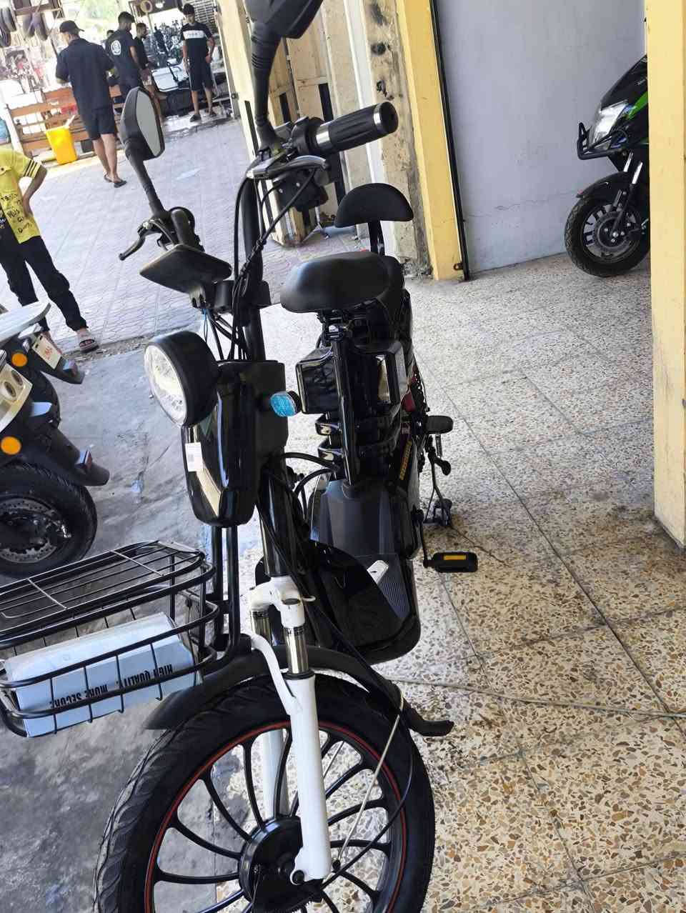 ماطور ما ماشي 
بل كارتون اطبك 
***********
***********
سعر 400
