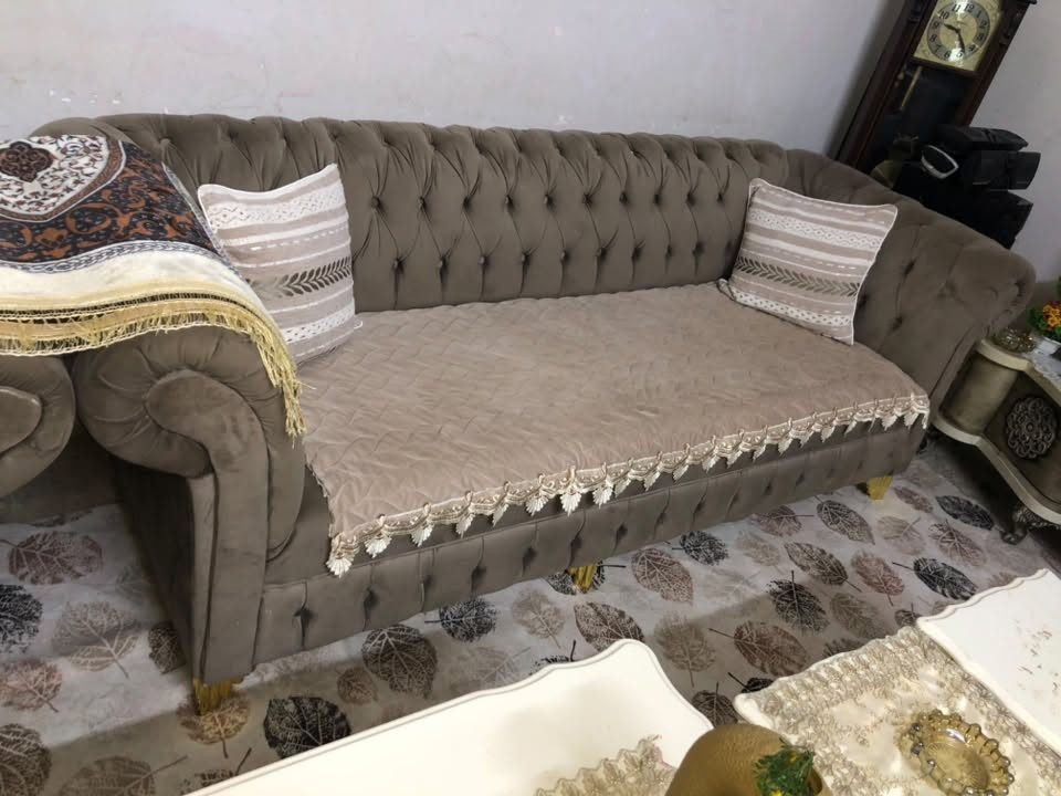 كنب • صالون