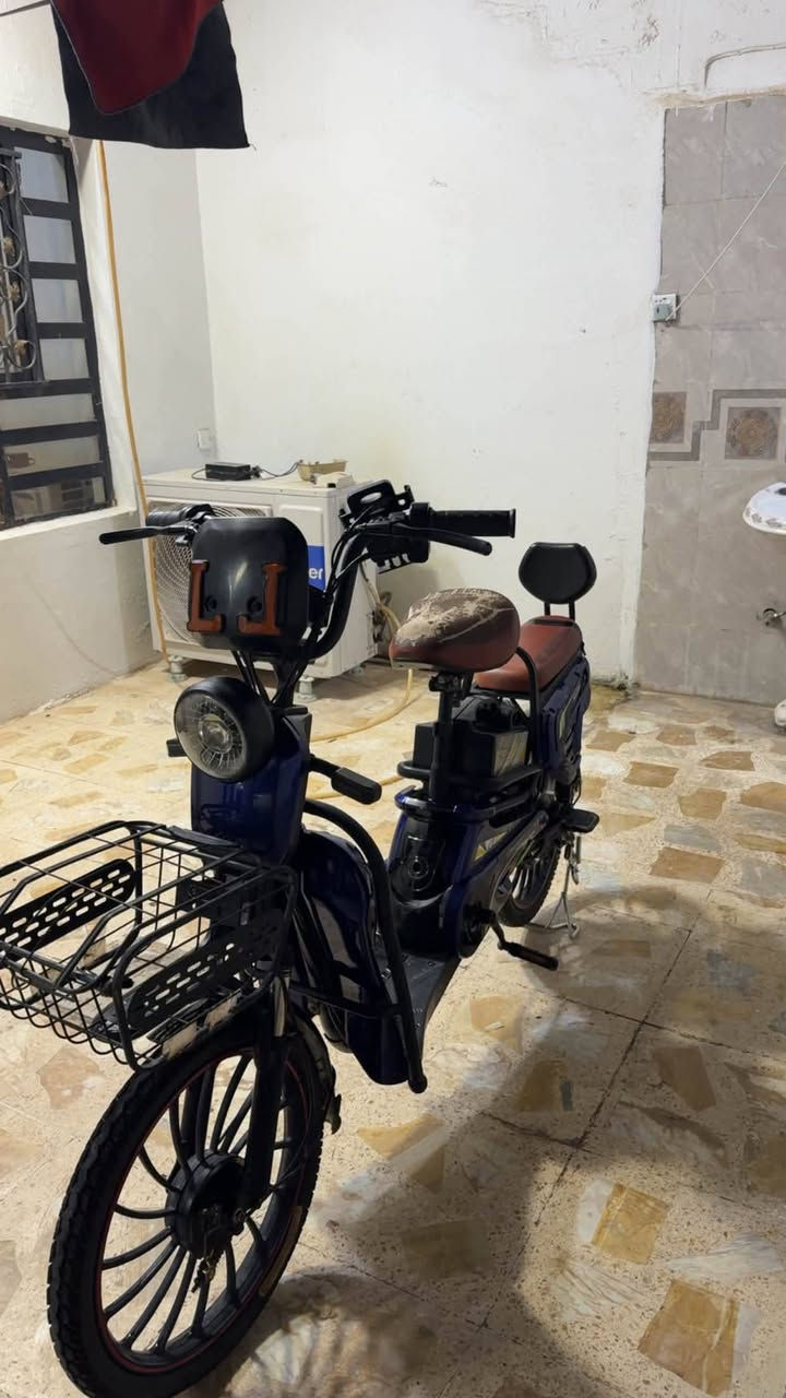 قيم واخذ فقط بطارياتو تعبانات شويه وبريك خلفي مابي.. دراجة شحن للبيع
جميع الكهربائيات شغالة.. 
***********
