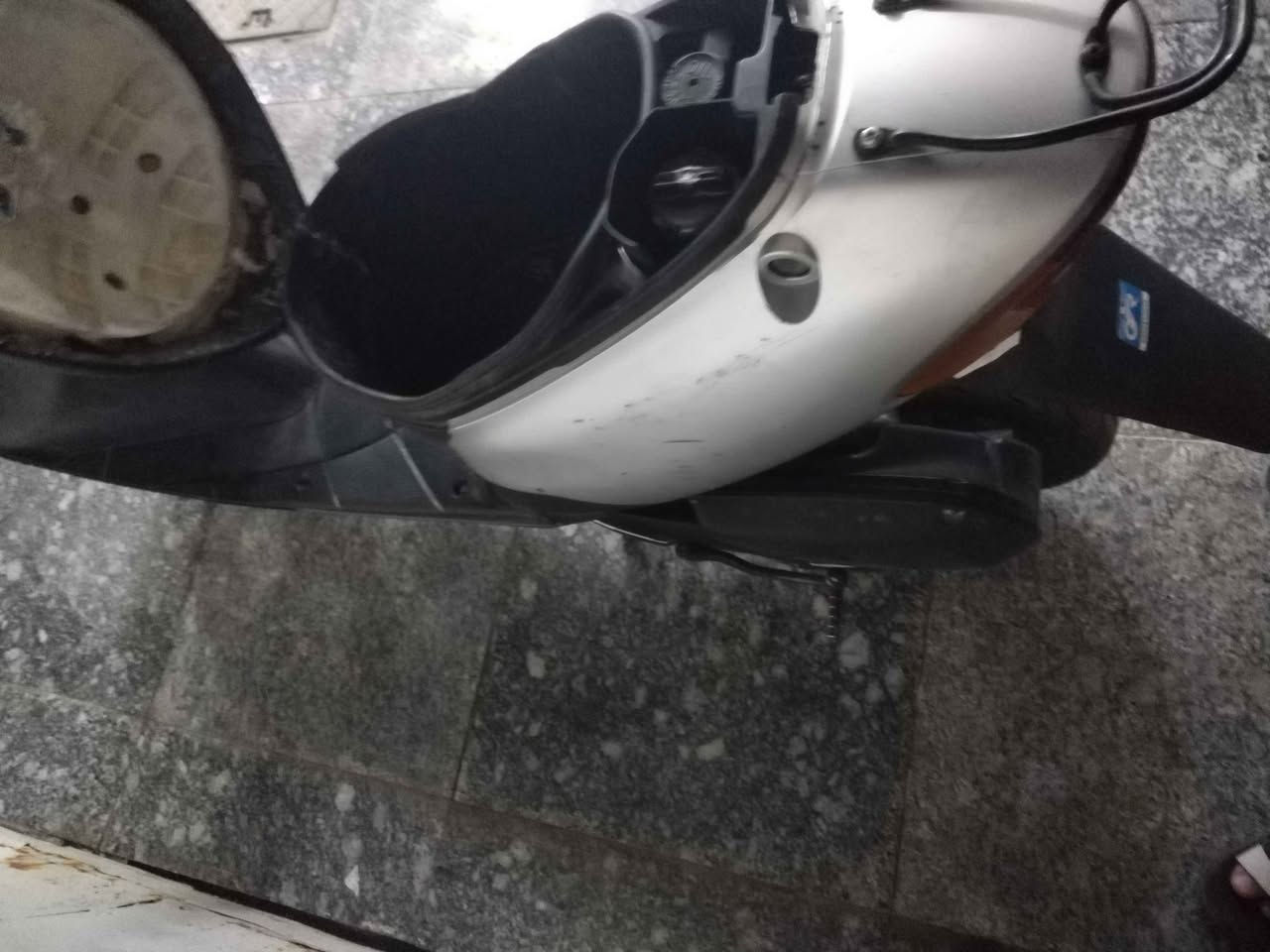 سلام عليكم لبيع دراجه سازوكي نظيفه واضحه بصوره  مفتوحه مكينته مابيه شي ناعمه رايده 225 العنوان ميسان للاتصال***********
*********** وتساب عمارة, ميسان
