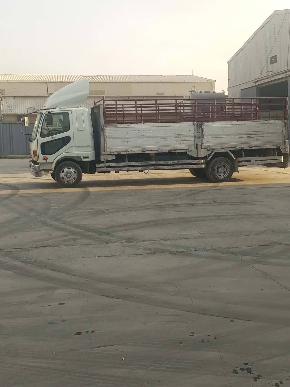 سلام عليكم فوزه البيع سته وربع سياره جاهزه تبريد ثلج مكينه ١٦كسل شيطان  بسمي مكان سياره بغداد سعر ١٤٠.    
***********
